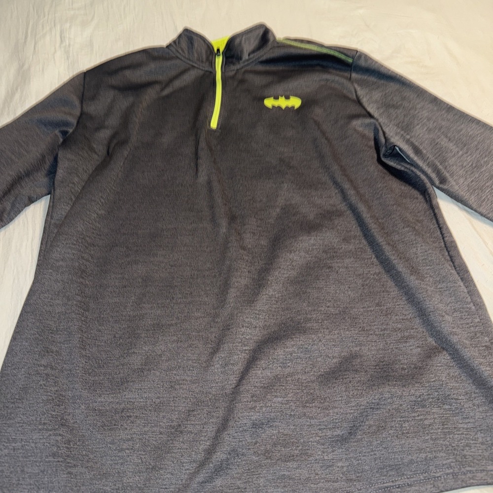 Batman Dc One Quarter‎ Pullover Size Large